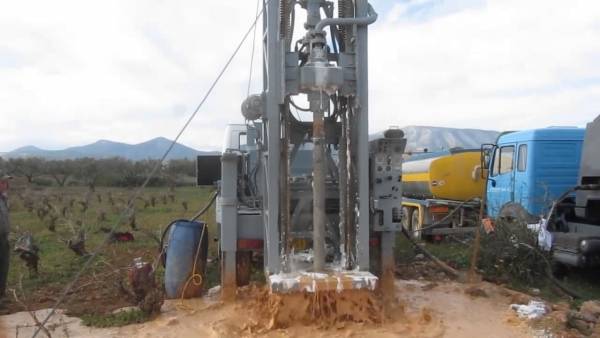 ضبط حفارات آبار مخالفة وتحويلها للمدعي العام