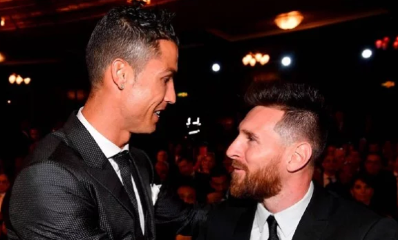 12 لاعباً فقط لعبوا مع ميسي ورونالدو في مسيرتهم الكروية