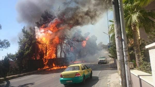 حريق في الجامعة الاردنية (صور)