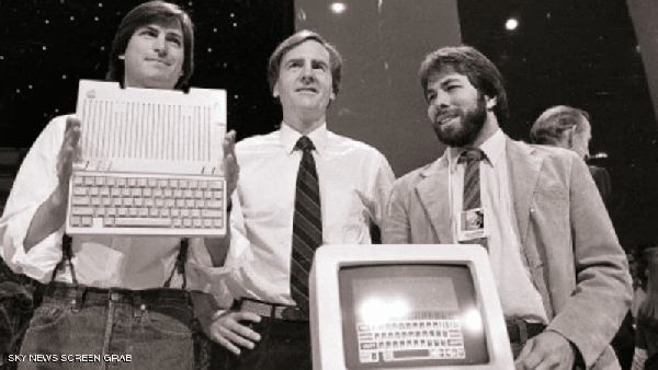 قصة المؤسس المجهول.. قبض 800 دولار من أبل وخسر 100 مليار