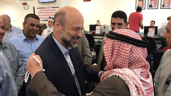 الرزاز في الضمان الاجتماعي ويتفقد إدارة التقاعد (صور)