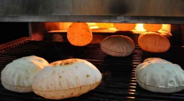 وزارة الصناعة: عدم السماح لغير المخابز بإنتاج وبيع الخبز للمواطنين