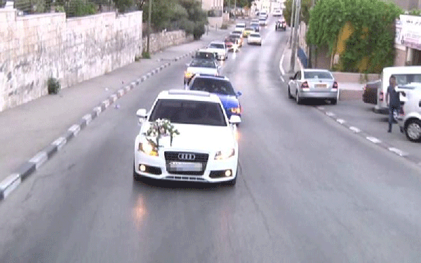 فاردة تعتدي على طاقم دورية.. والامن يستخدم مسيل الدموع