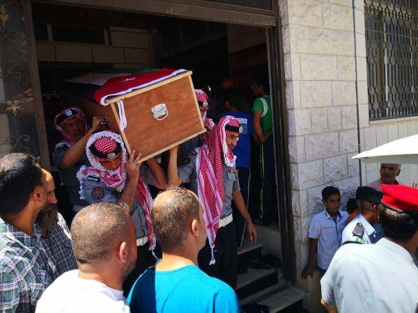 شاهد بالفيديو ..ماذا قالت والدة الشهيد على قوقزة