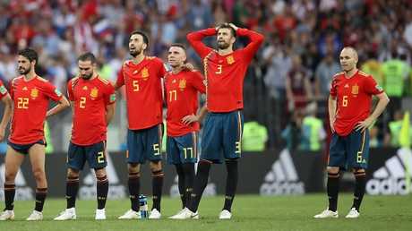 رسميا.. بيكيه يعلن اعتزاله دوليا