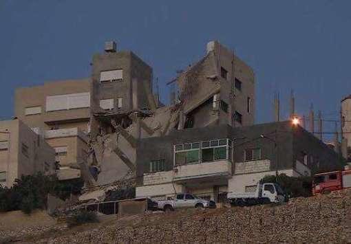 غنيمات: مبنى المداهمة عرضة للانهيار