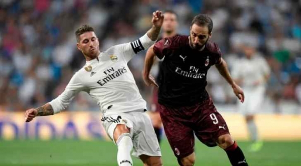 ريال مدريد يهزم ميلان ويتوج بكأس سانتياجو برنابيو