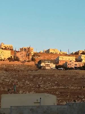 غنيمات: أصوات الانفجارات في السلط سببها استمرار عمليات تمشيط المنطقة (فيديو)