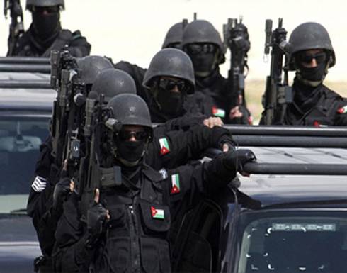 القبض على 9 من مروجي وحائزي المواد المخدرة (صور)