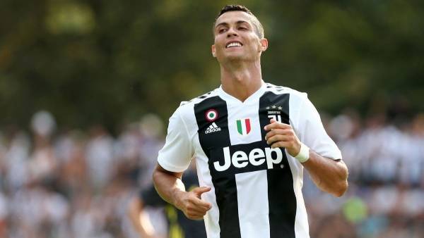 كريستيانو رونالدو يتدخل لتعكير صفو صيف برشلونة