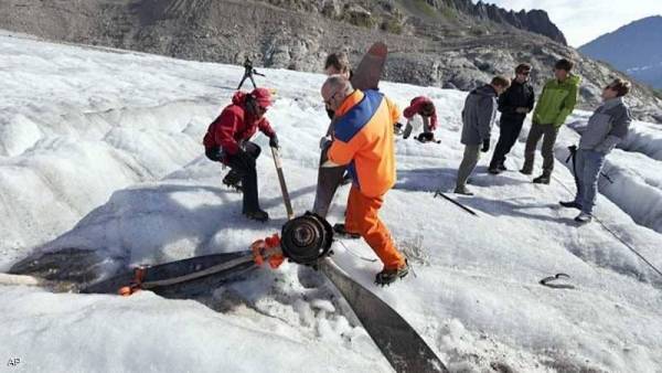 موجة الحر بأوروبا تكشف حطام طائرة عسكرية عمره 72 عاما