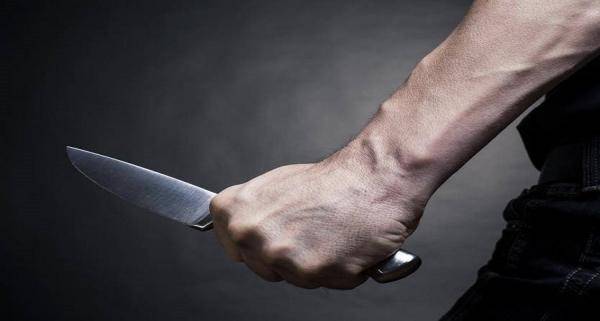 اصابة شقيقين طعنا في عمان