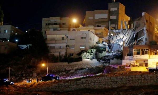 أئمة وخطباء مساجد الزرقاء والرصيفة يتسنكرون الأعمال الارهابية