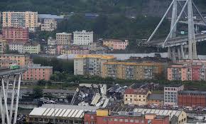 تصوير جوي لموقع انهيار جسر جنوى