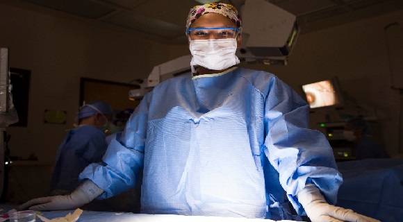 السلطات الألمانية تحقق مع طبيب لا يكتب العلاج لمريضاته إلا مقابل الجنس