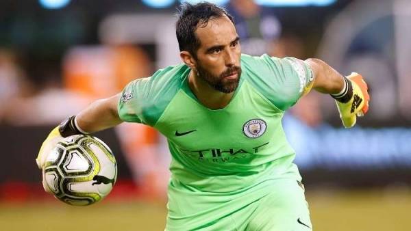 الإصابة تنهي موسم حارس مانشستر سيتي