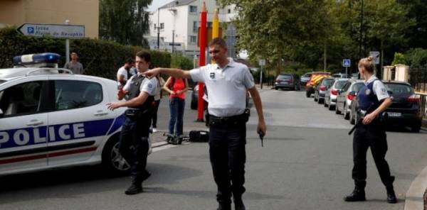 وفاة مهاجم شرطيي موسكو متاثرا بجروحه