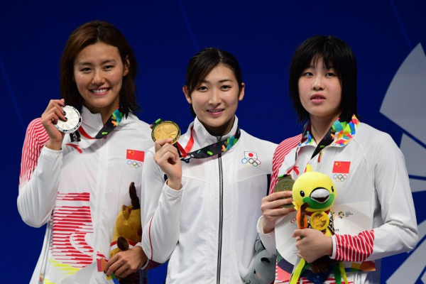 اليابان تخترق هيمنة الصين على ميداليات السباحة