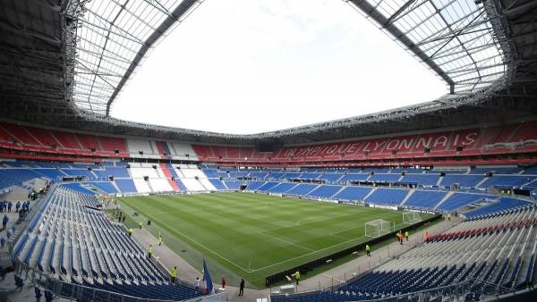 كي لا يُساء الأدب مجدداً .. الإتحاد الأوروبي يفرض عقوبات قاسية على ليون