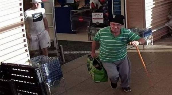 مُسنّ يدّعي الإعاقة ليسطو على متجر