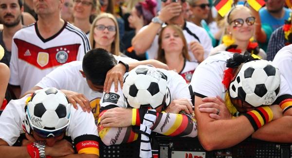 سهر حتى الصباح وانقسام المنتخب... فضائح ألمانيا في كأس العالم