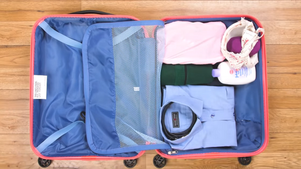 بروفيسور يقتل زوجته ويحشرها في حقيبة مخبأة داخل مكتبه!