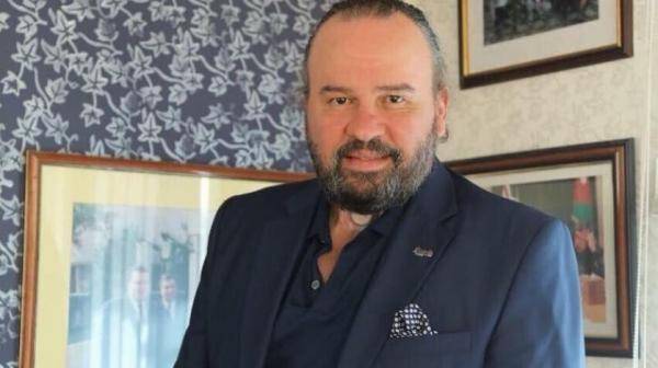 وصول جثمان الإعلامي سعد السيلاوي الى عمان