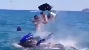 لحظة انفجار دراجة مائية بمن عليها في البحر الأسود (فيديو)