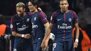 باريس سان جیرمان يتلقى ضربة موجعة في لیلة انتصاره على نیم أولمبیك