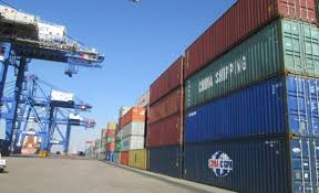 العقبة: الحاويات تتكدس في الميناء بفعل اعتصام الشاحنات
