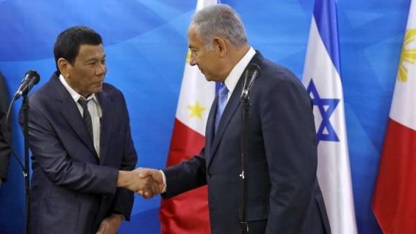 دوتيرتي يتعهد لنتنياهو بمحاربة القادة المجانين على شاكلة هتلر