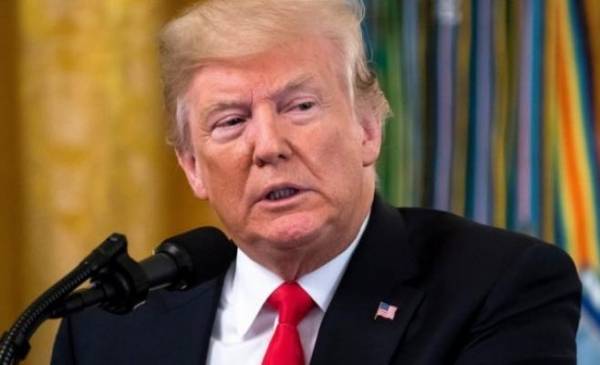 ديفيد هيرست: هذه دلالات وتداعيات قرار ترامب بشأن الأونروا