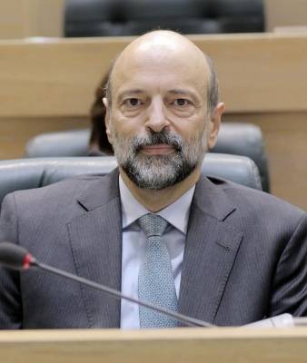 الحكومة تدرس الغاء بند فرق اسعار الوقود (وثائق)