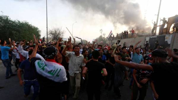 العراق.. الحشد يصدر بيانا بشأن حرق مقره في البصرة واحتجاز جرحاه