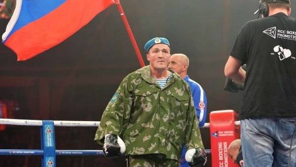 بالفيديو.. تركي يتعرض لهزيمة مذلة أمام ملاكم روسي