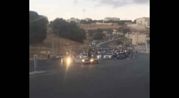 اطلاق نار وتفحيط واغلاق للشارع العام بتخريج طالب في عمّان.. فيديو