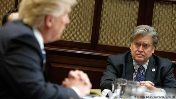 مستشار سابق بالبيت الأبيض: ترامب يواجه انقلابا