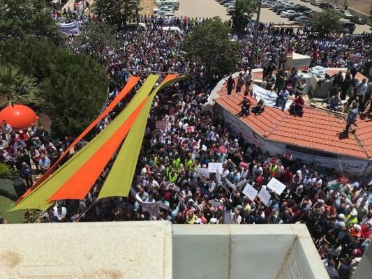 مشروع قانون الضريبة على طاولة النقابات السبت