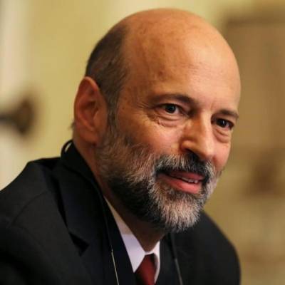 الرزاز لا يوجد تشريع اقتصادي خاصة قانون ضريبة يلقى رضى وقبول الجميع ...