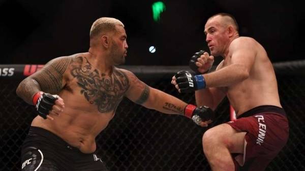 مقاتل روسي يخنق متحديه من نيوزيلندا