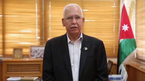 الزعبي يطالب باعادة النظر في مشروع قانون الضريبة