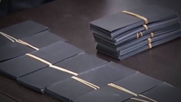 القبض على مطلوب بقضايا احتيال باسلوب الدولار الاسود