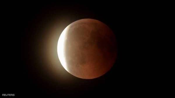 رئيس زوزو إلى القمر برحلة تاريخية