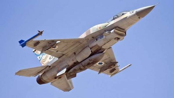 الجيش الإسرائيلي يعترف بشن هجوم جوي على مواقع للجيش السوري مساء أمس