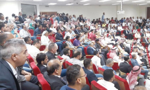 ابناء العقبة يطالبون باقالة الشريدة ومبيضين وغانم .. ويرفضون وصفهم بالخنازير !!