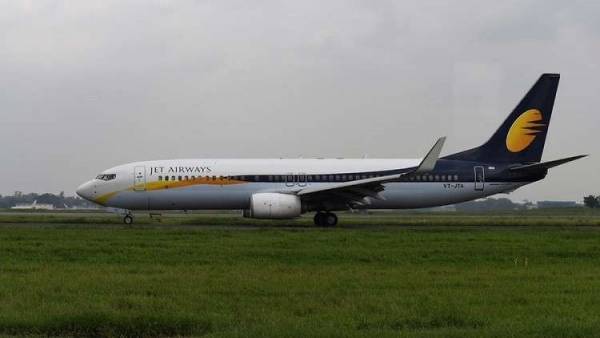 خطأ كارثي يصيب ركاب طائرة هندية بالنزيف!