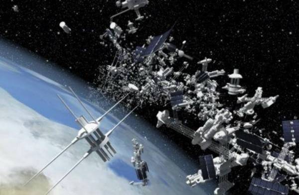 قمر اصطناعي بريطاني لتنظيف الفضاء من النفايات