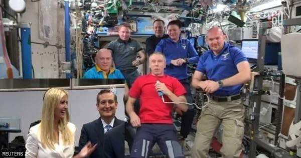 رائد فضاء روسي يخاطب إيفانكا: عندما أراكي يتحسّن مزاجي