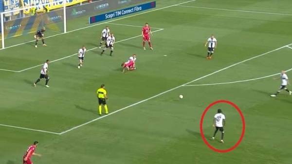 جيرفينيو يسجل هدفا مارادونيا بعد انطلاقة صاروخية لمسافة 80 مترا (فيديو)