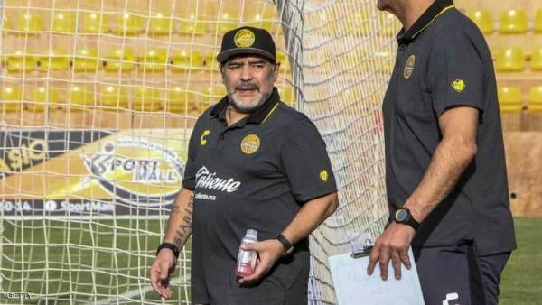 مارادونا يتلقى أول صفعة في المكسيك